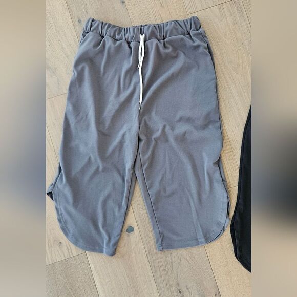 Elastic Waist Cropped Pants X 2- Black and Gray - Picture 3 of 3